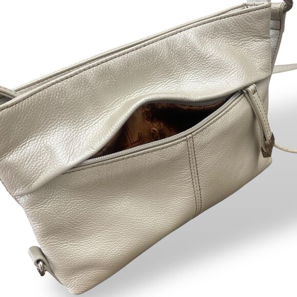 Tignanello Pebbled Metallic Silver Leather Crossbody Shoulder Bag Purse Pockets - Picture 8 of 16